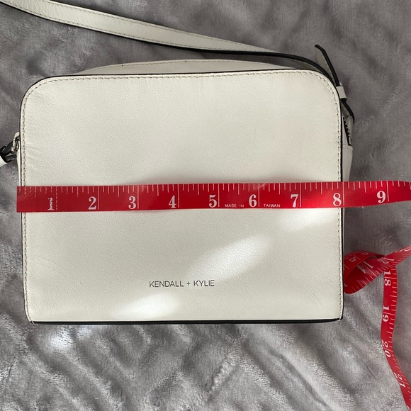 Kendall & Kylie White Leather Crossbody - Picture 6 of 16